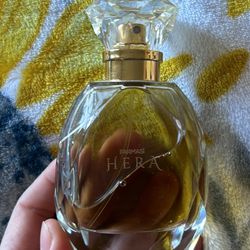 Farmasi Hera Perfume