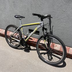 Specialized Hardrock Mountain Bike