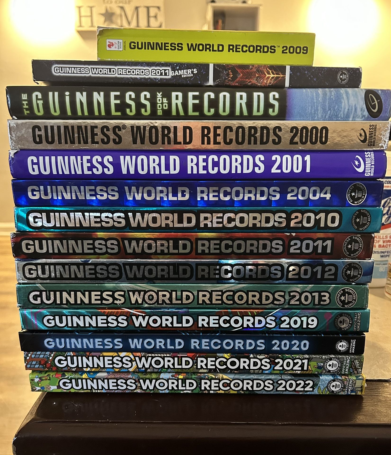 Guinness Book of World Records Lot (14 Books)