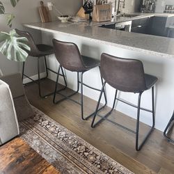 4 Counter Stools 