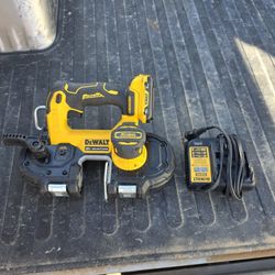  DeWalt 12 V Bandsaw