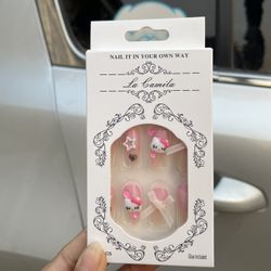 Hello Kitty Nails