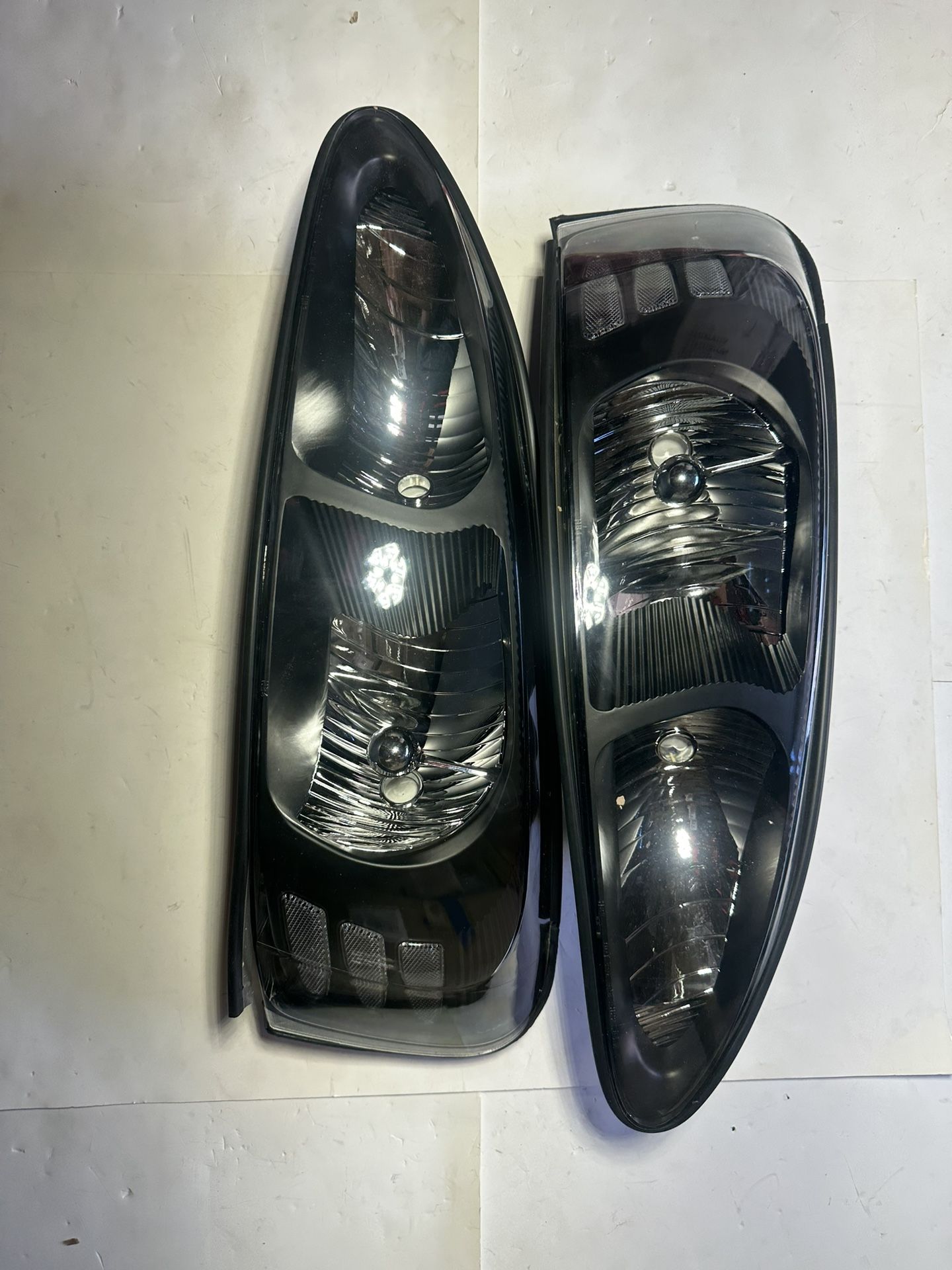 Pontiac Grand Prix Headlight Year 2004-2008