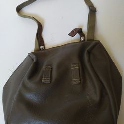 1970s Vintage Swiss Army Vinyl Bag Bread Bag. Genuine Leather straps and loops for hooking to 

backpack, bicycle, ect. 