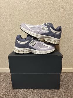 New balance 2002R “Astral purple” size 7Y / 8.5w. NEW!