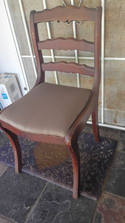 4 Dining Room Chairs