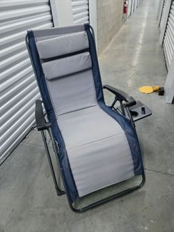 5  recliner chairs