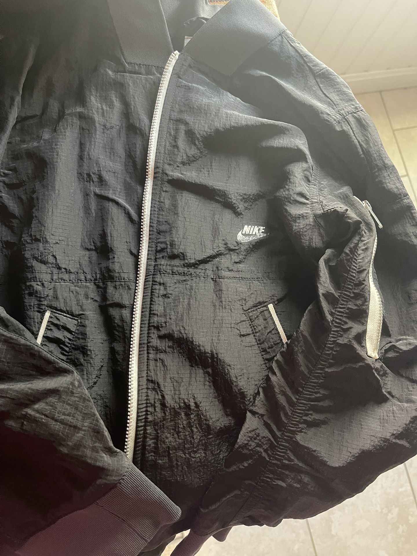 Kids Nike Bomber Jacket Size Medium 