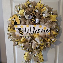 Bee Wreath 