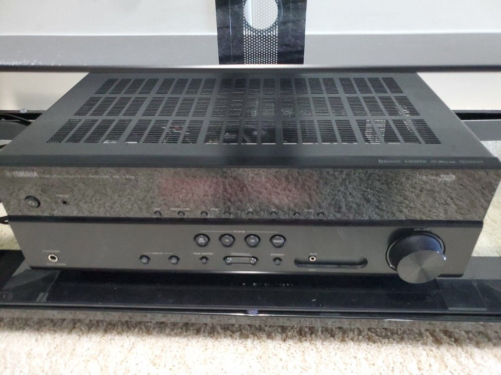 RX-V379 AV Receiver (And 5 Speakers) 