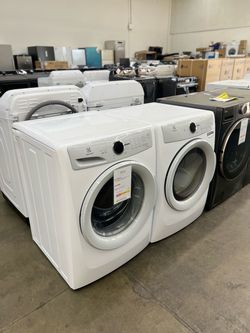 🔥 Electrolux 4.4 cu. ft. Front Load Washer & 8.0 cu. ft. Gas Dryer Set - White - ELFW7337/ELFG7337