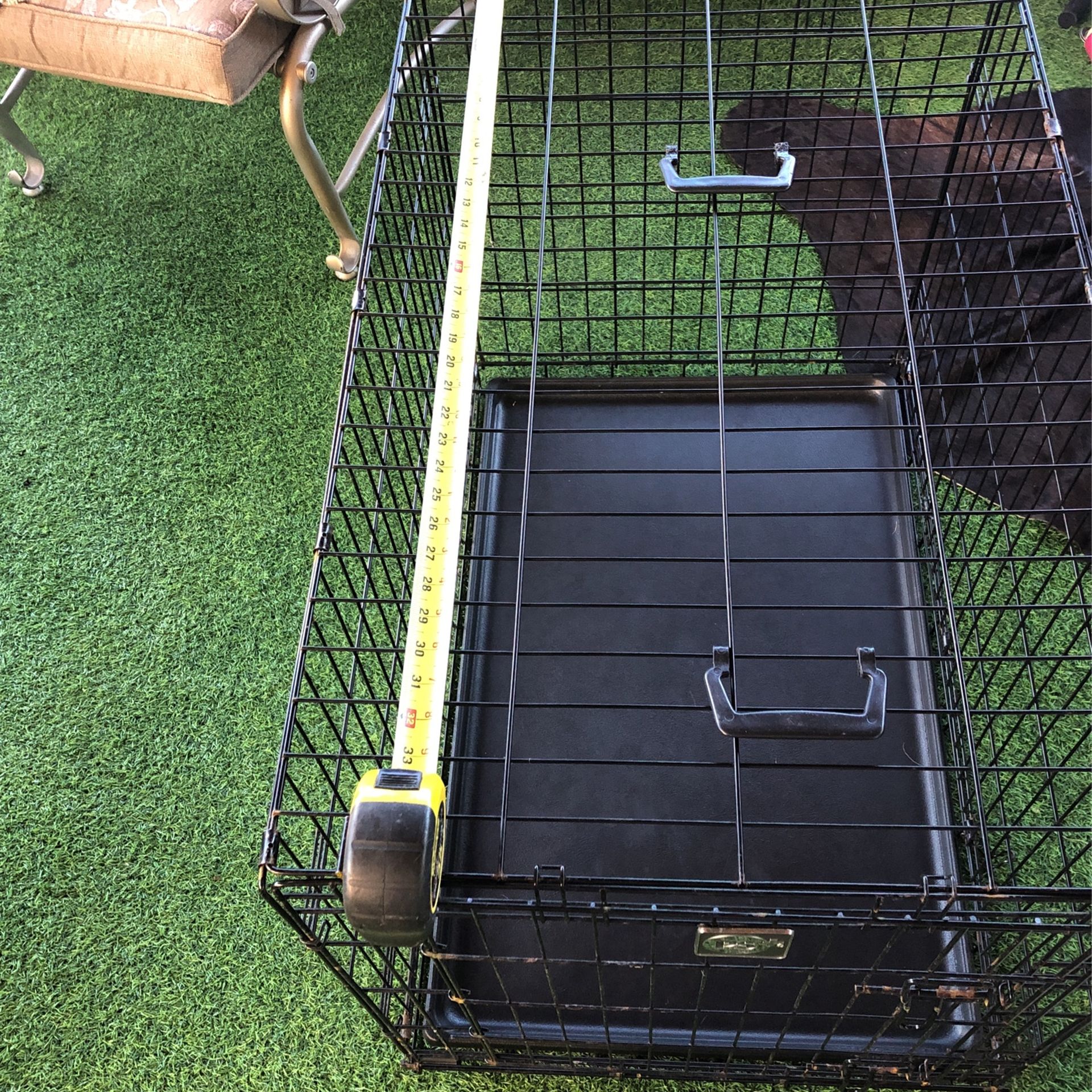 Medium size dog cage dimensions are in the pictures