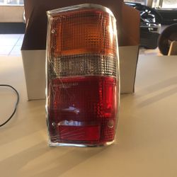 Mitsubishi P/ U 1987 To 1996 Tail Lamp (chrome) Passenger Side Assembly 