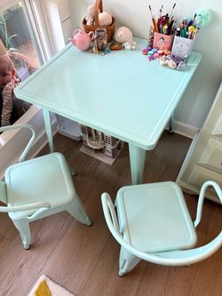 Table and chair set