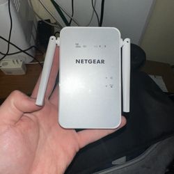 Netgear AC1200 Wi-Fi Range Extender 