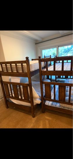 Bunk beds twin