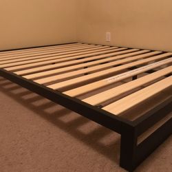 King Size Metal Bed Frame With Wooden Slats