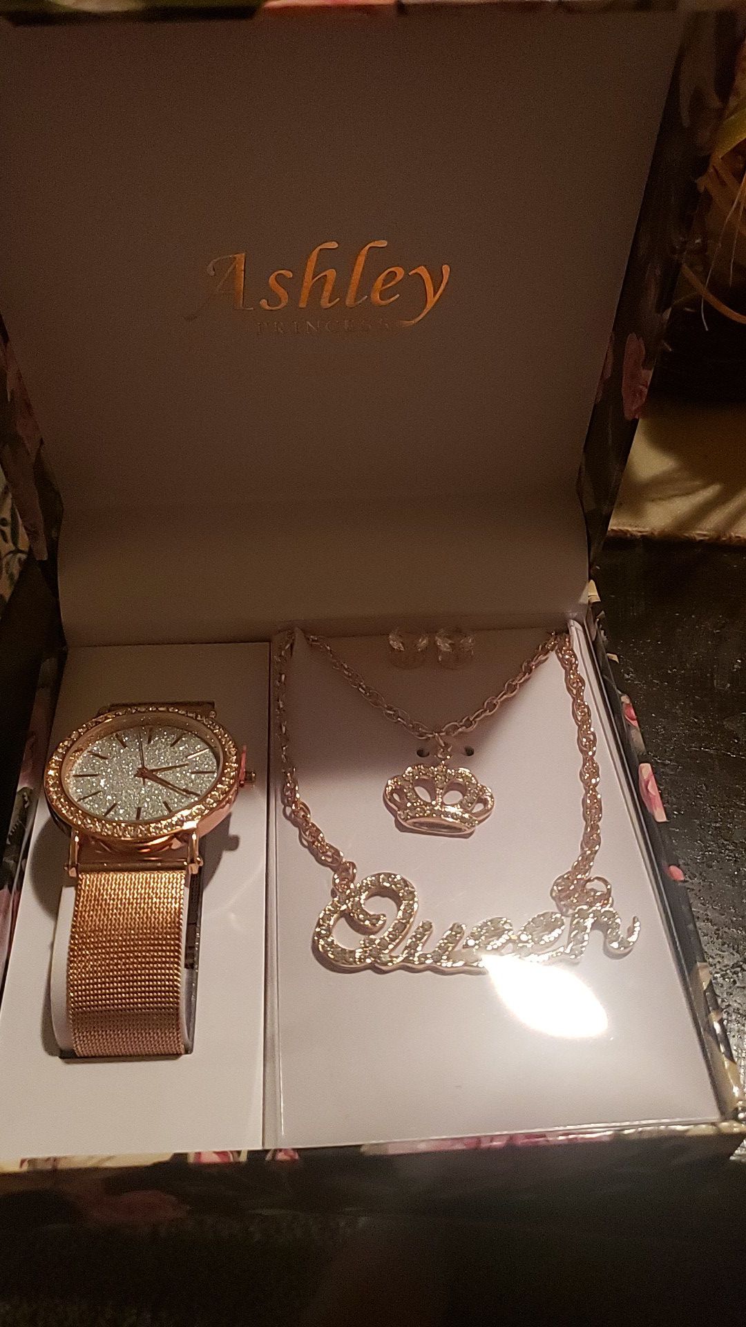 Watch,necklace,and earring Queen set