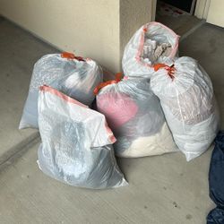 5 Bags Of Women’s Clothes For Free Need Gone 