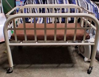 ​Antique/Salvage Market & Specialized Platforms: $150 – $300+. Specialty architectural salvage and vintage medical decor dealers (like Urban Remains o
