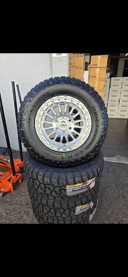 17" LOCK rims w/ 32x10.50R17 RT tires