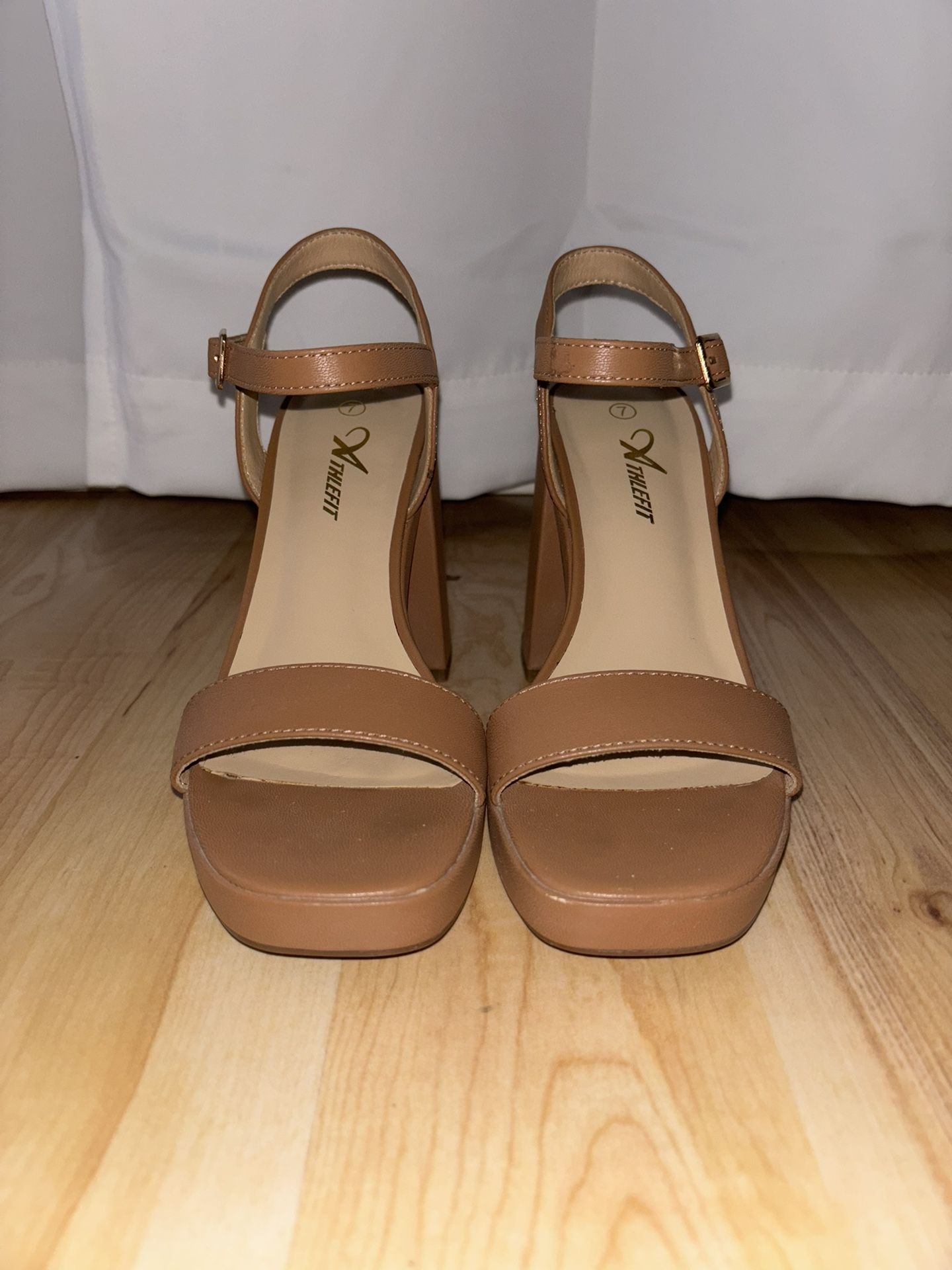 Women’s Tan Heels