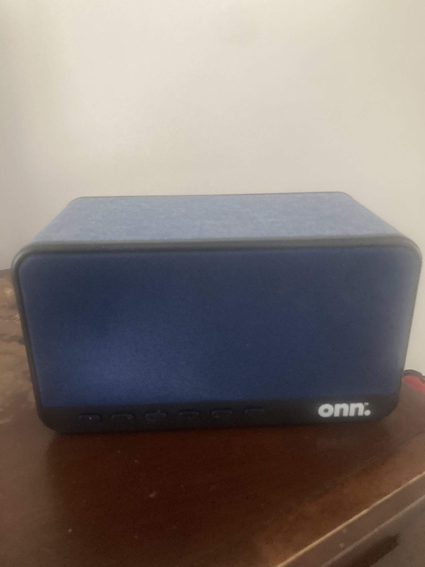 Wireless Bluetooth Speaker/Fm Radio
