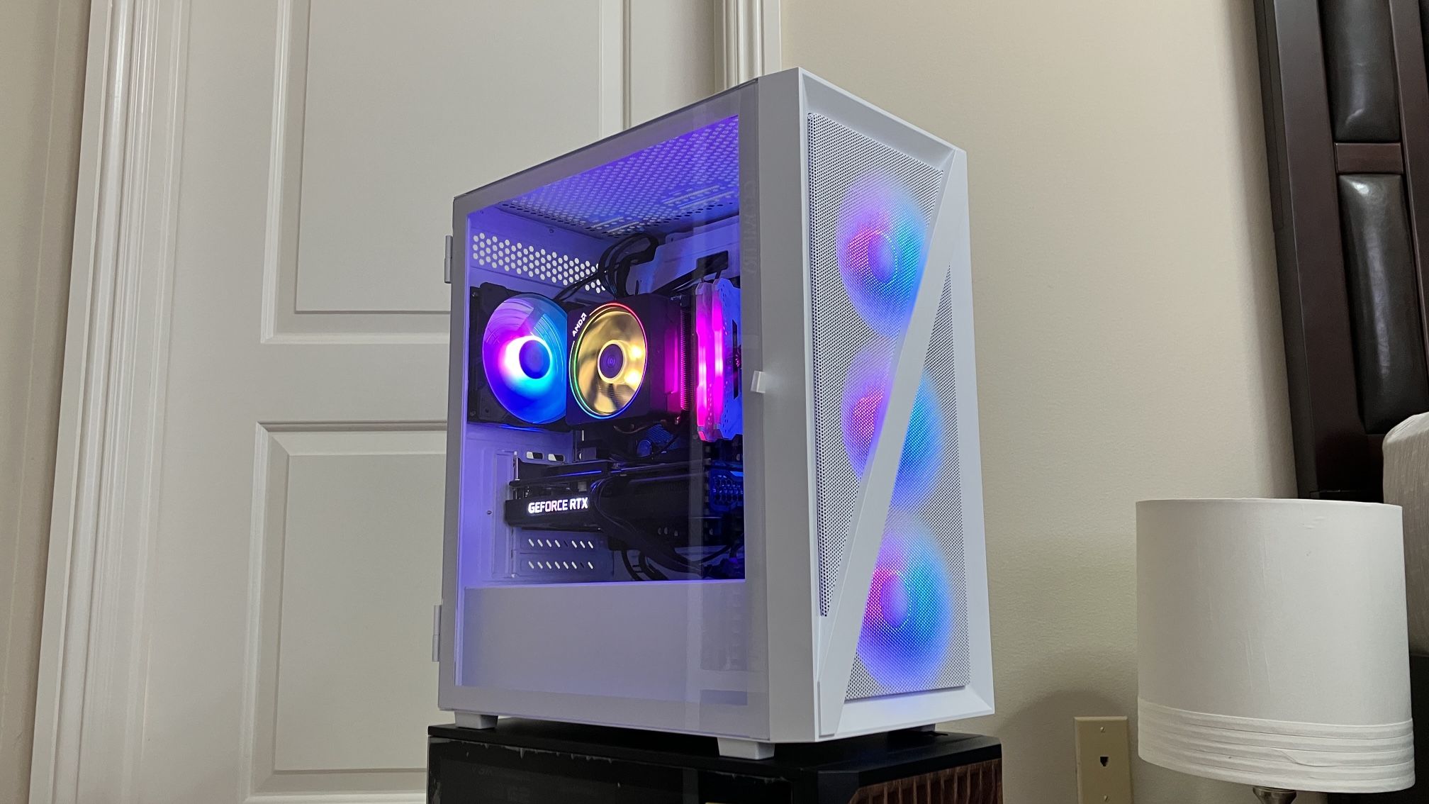 White RTX Budget Gaming PC (32GB RAM, 1TB SSD, WiFi/BT)