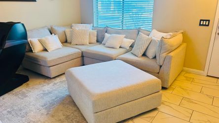 SECTIONAL 4 PIECES + OTTOMA
