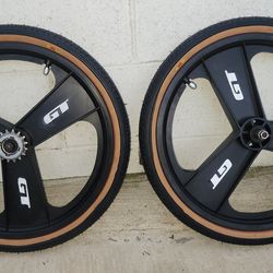 Old School GT 20” 3-Spoke Mags – New GT Tires
Description