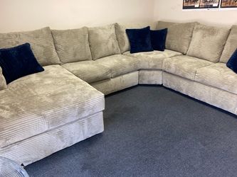 $200 off $1599 GRAY custom-made Sectional Sofa Right or Left Facing wide Chaise seating 6+ 130x100