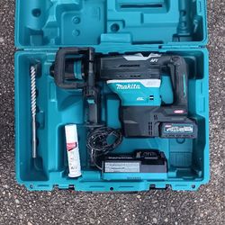 Makita GMH0M1 40volt SDS Max Roto Rotary Chipping Hammer Drill Almost New Condition. Battery &Charger. For Pick Up Fremont Seattle. No Low Ball/Trades