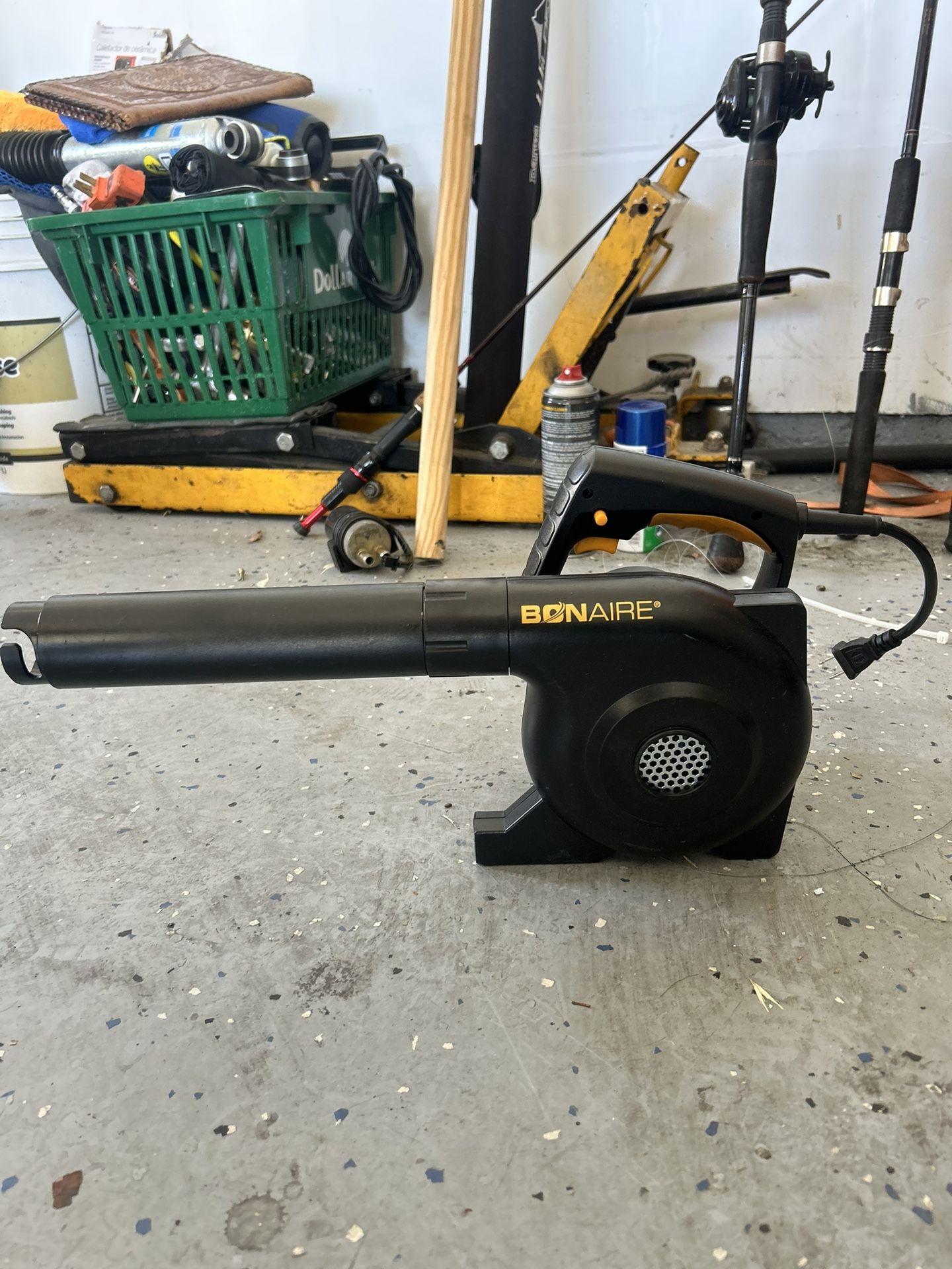 Bonaire Leaf Blower
