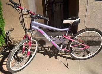 Women bike