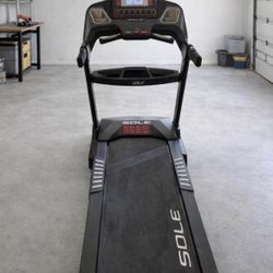 Sole F63 Treadmill 