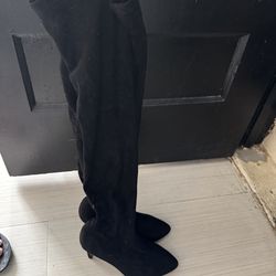 Knee high boots 7 1/2