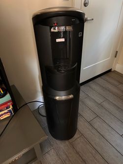 Commercial crystal water dispenser