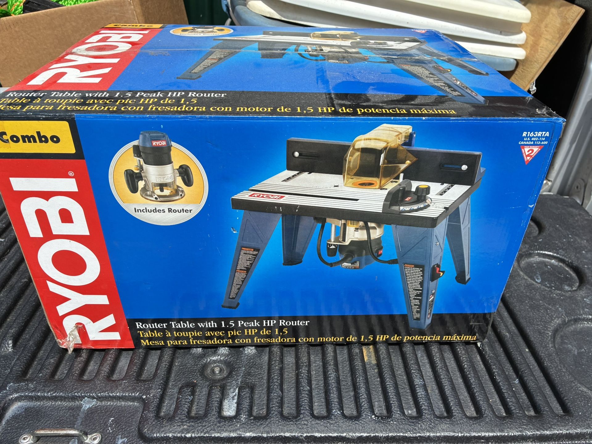 Ryobi R163RTA router table with router