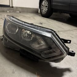 Right Headlight 2025 Nissan Rouge 