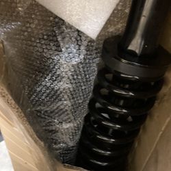 New Set Of Struts Chevy Colorado 2004-2011