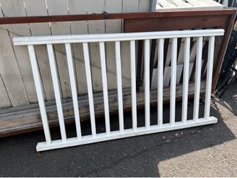 White Vinyl Railing 25ft