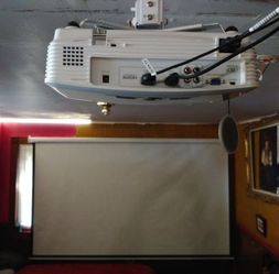 Optoma hd20 home theater projector 1080p full HD, with 100" screen