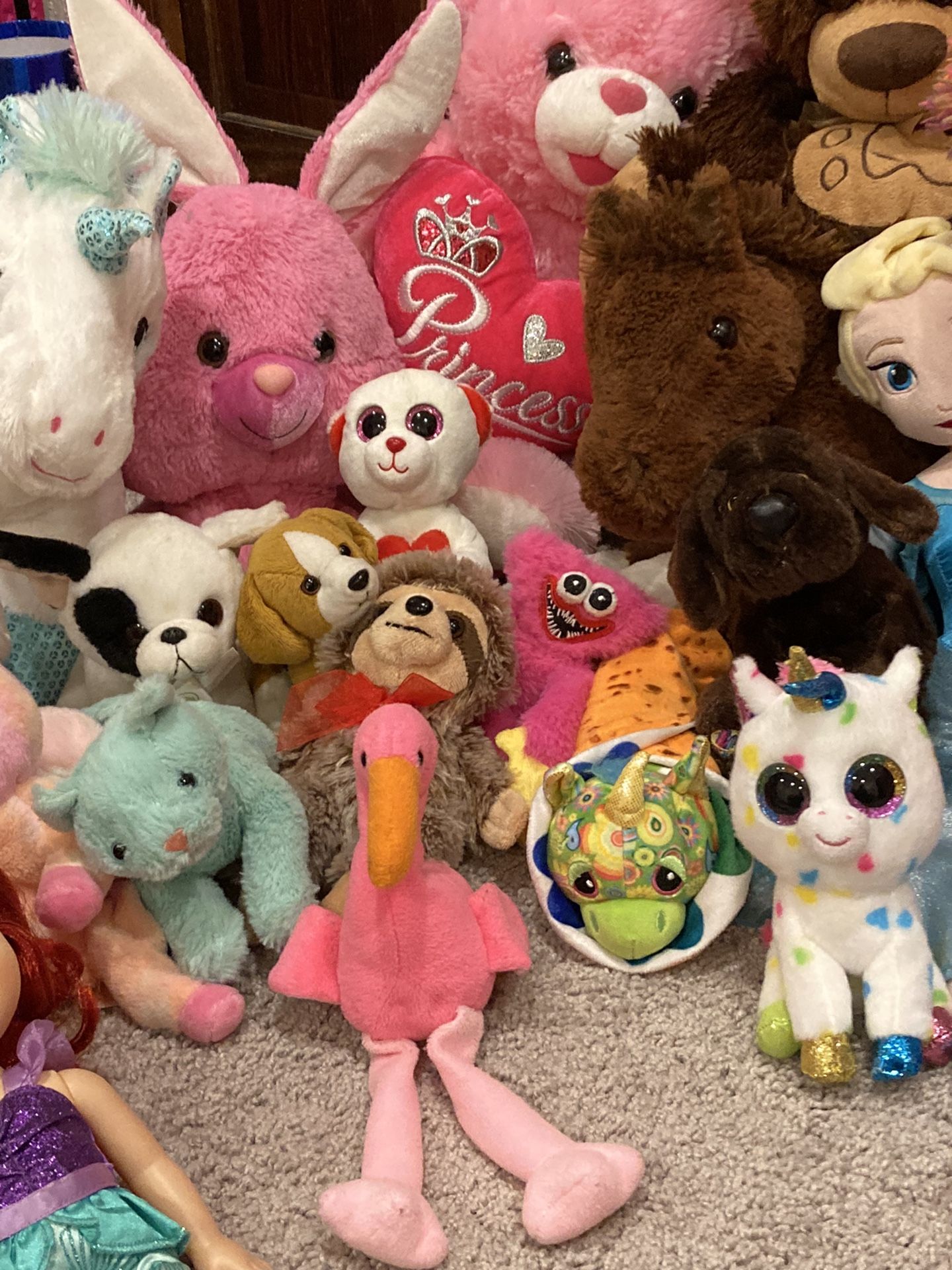 Girls Lot Of Stuffed Animal Etc $10 