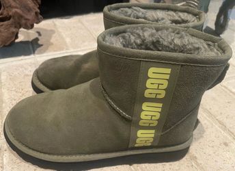 Ugg mini boots size 5