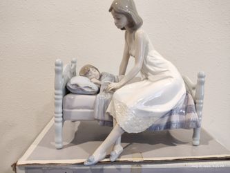 Lladro Bedtime Story Figurine 5900
