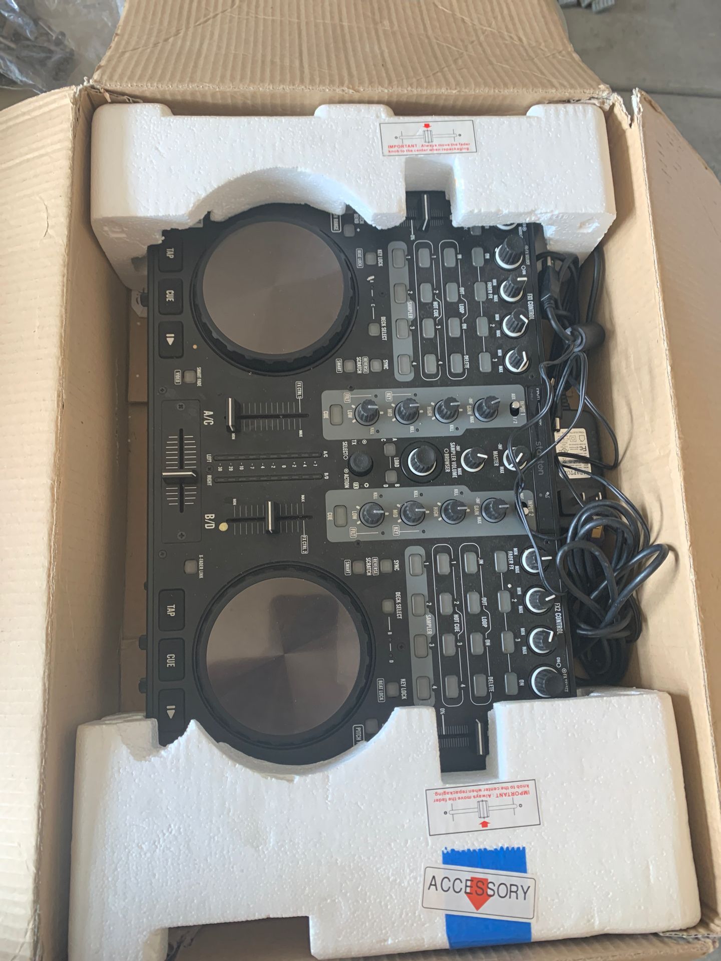 DJC. 4 STANTON VIRTUAL DJ MIXER