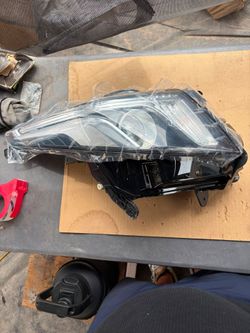 13-18 Cadillac ATS Halogen Headlight Chrome Housing Driver Side