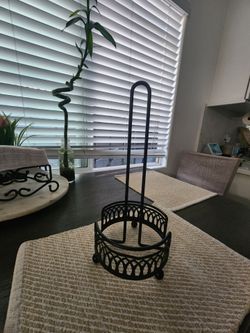 Black Metal Paper Towel Holder