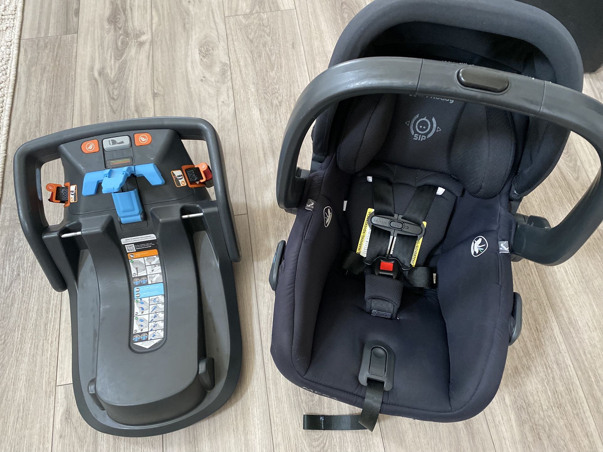 Uppababy Mesa V2 Car seat & Base