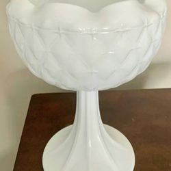 Really Pretty Vintage Set Of 3 Milk Glass 